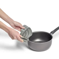 Gifi Passoire casserole à clips silicone gris