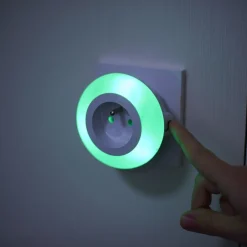 Gifi Eclairage Extérieur^Veilleuse à led 3 couleurs avec prise murale intégrée